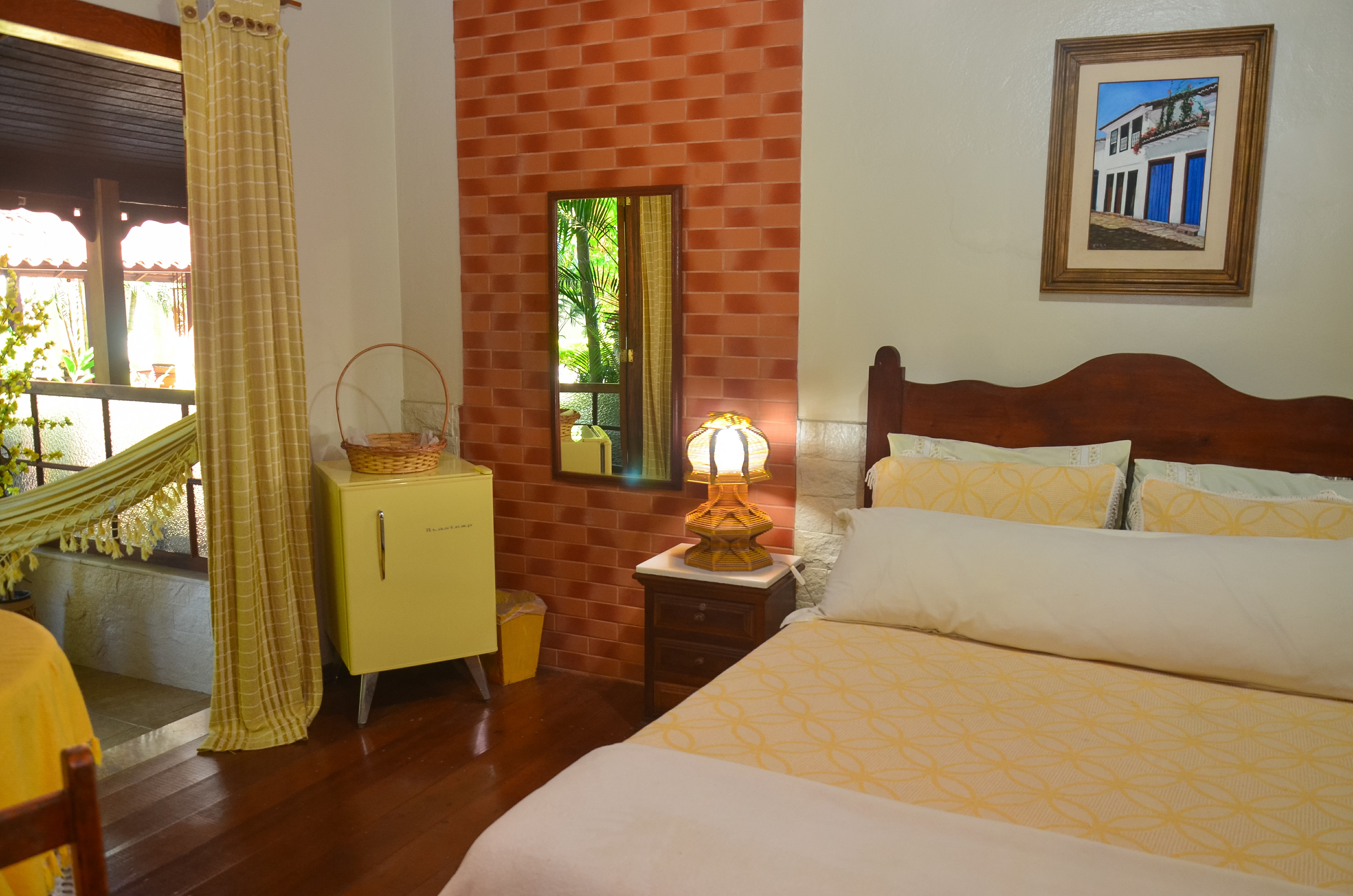 Pousada Dom Ângelo - Paraty RJ - Suíte Amarela