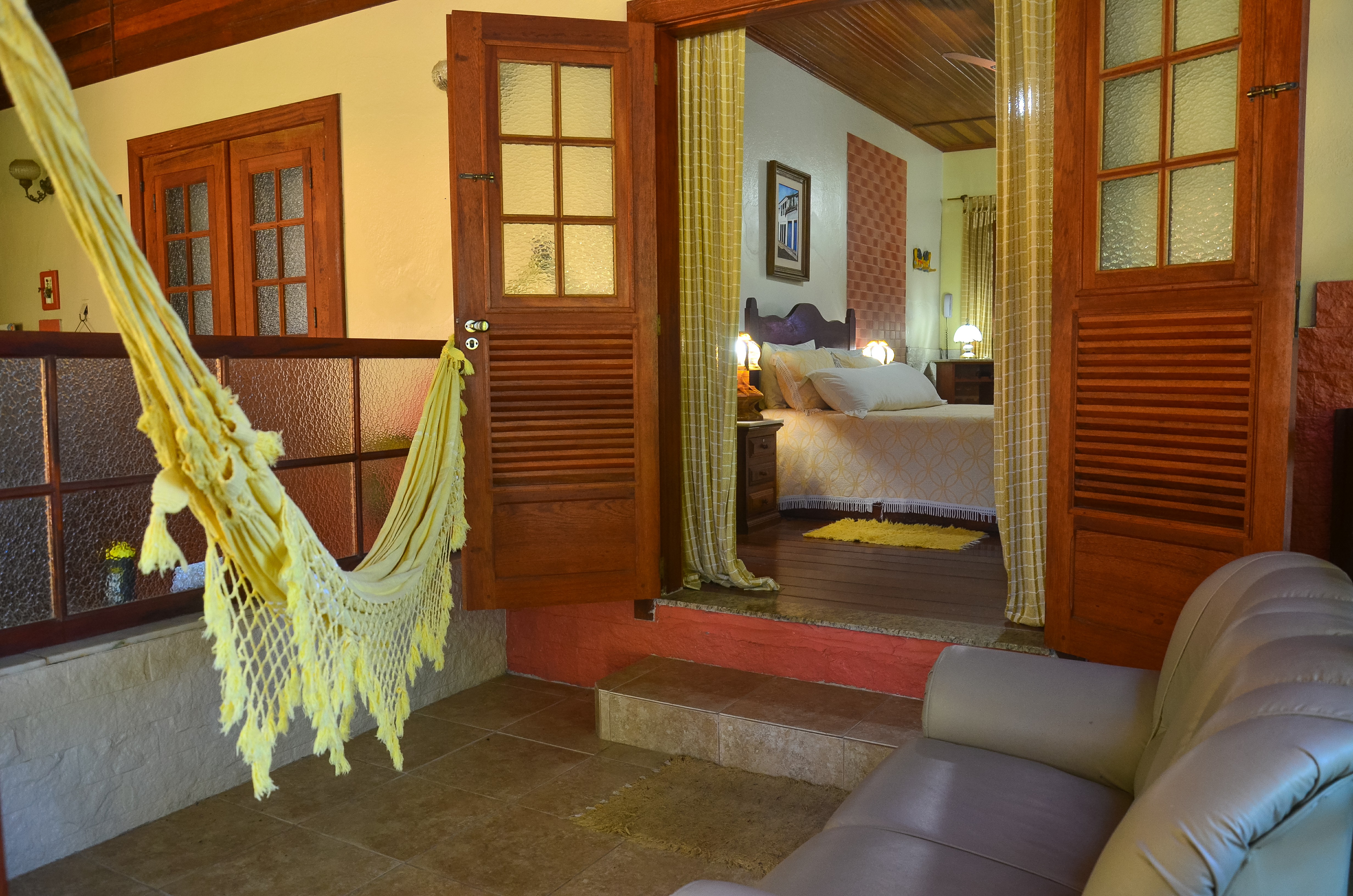 Pousada Dom Ângelo - Paraty RJ - Suíte Amarela