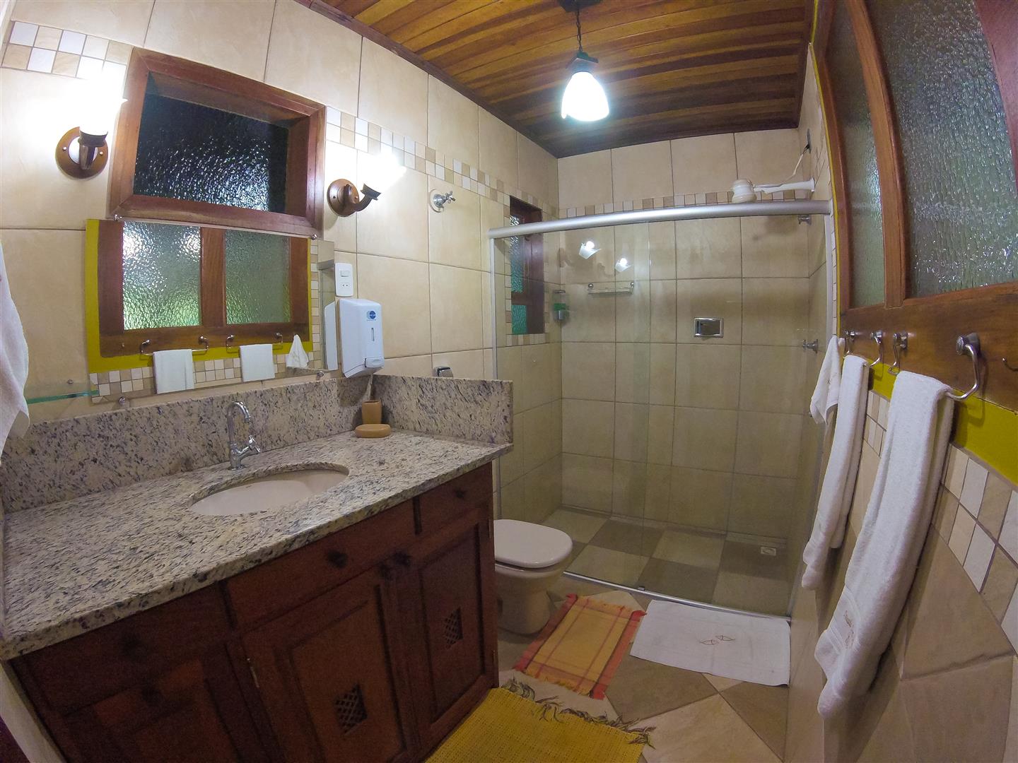 Pousada Dom Ângelo - Suíte Mostarda 